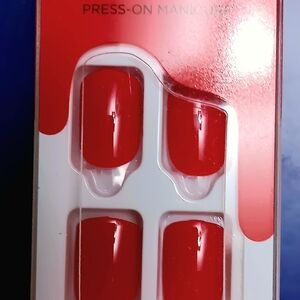 NEW Kiss Impress Bold Red Press-On Nails Short Length, Squoval Shape